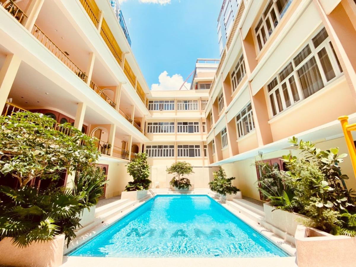 Miami Hotel Bangkok - Sha Plus Экстерьер фото